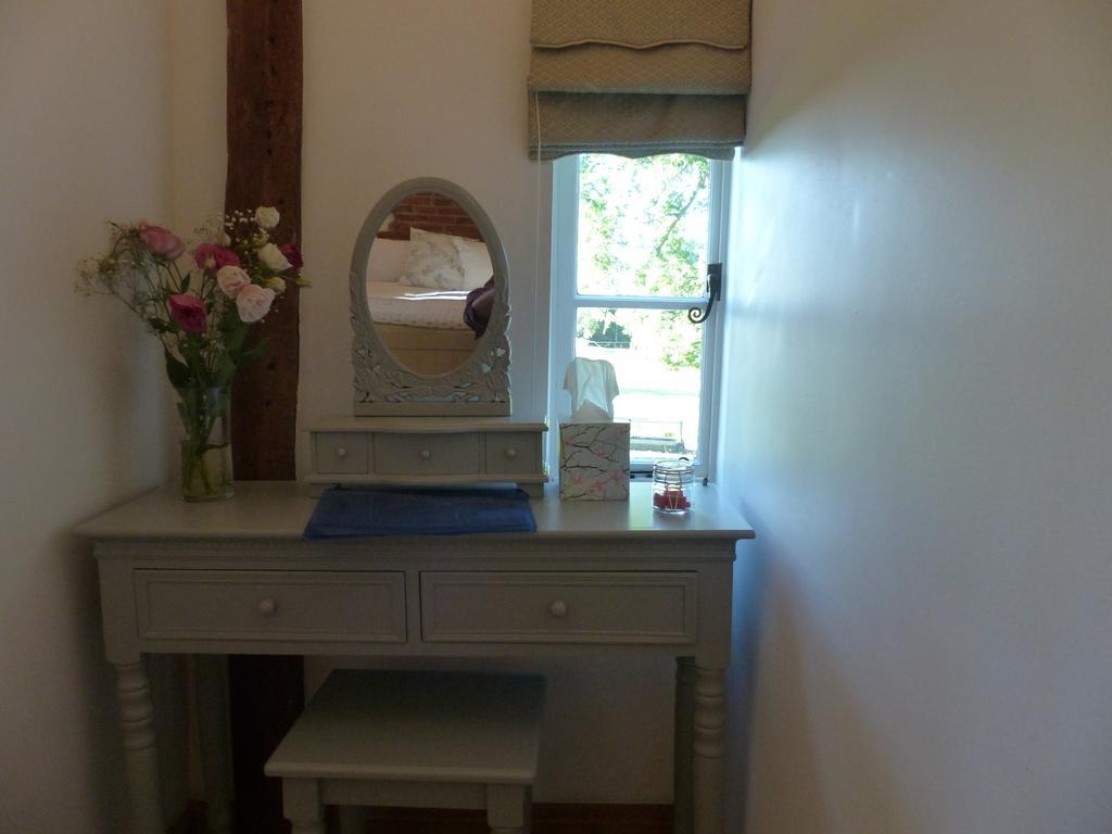 The Old Pear Tree Bed & Breakfast Whepstead Room photo